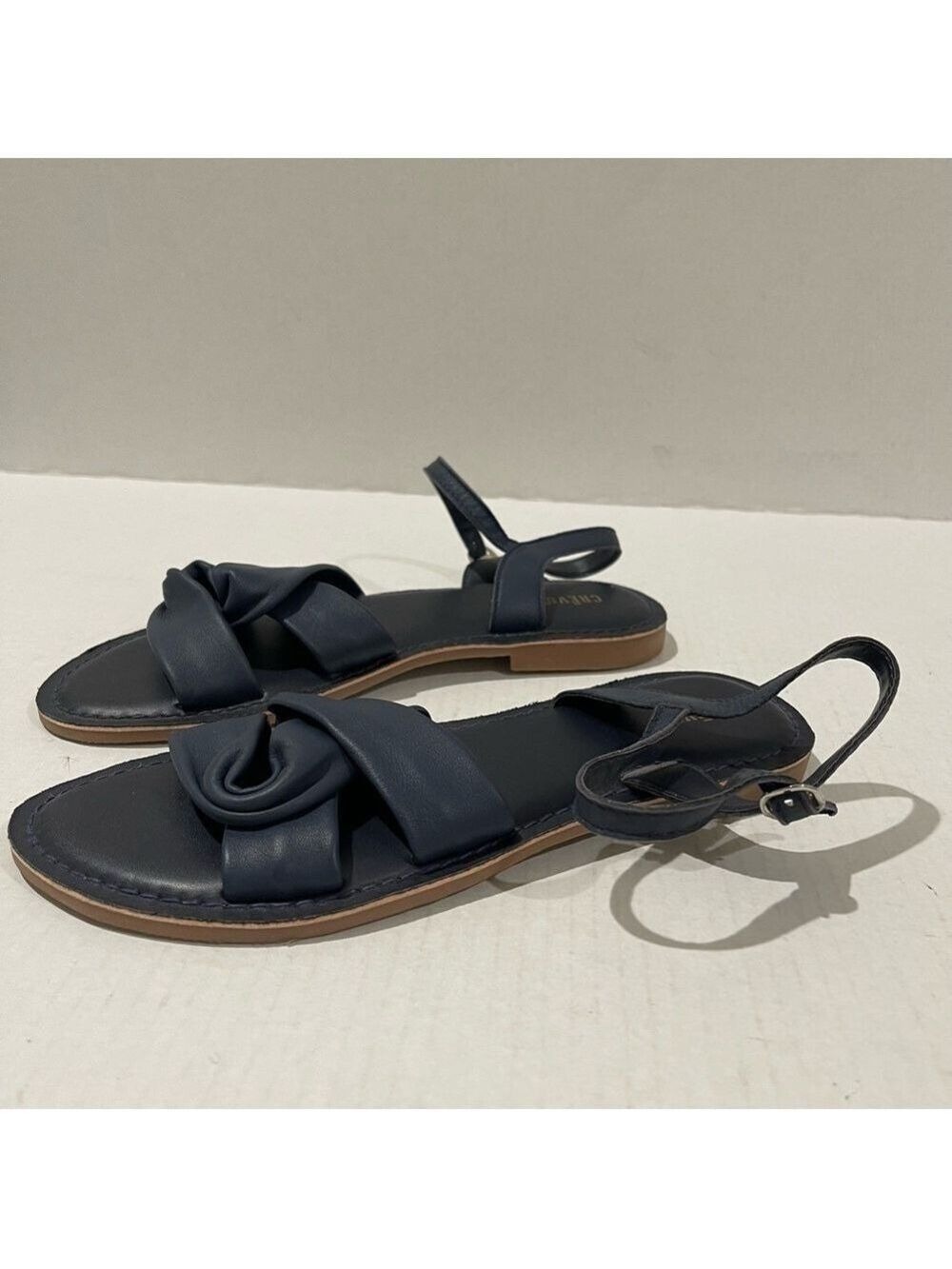 Women’s Crevo Lark Blue Leather Sandals Size 8.5 US!